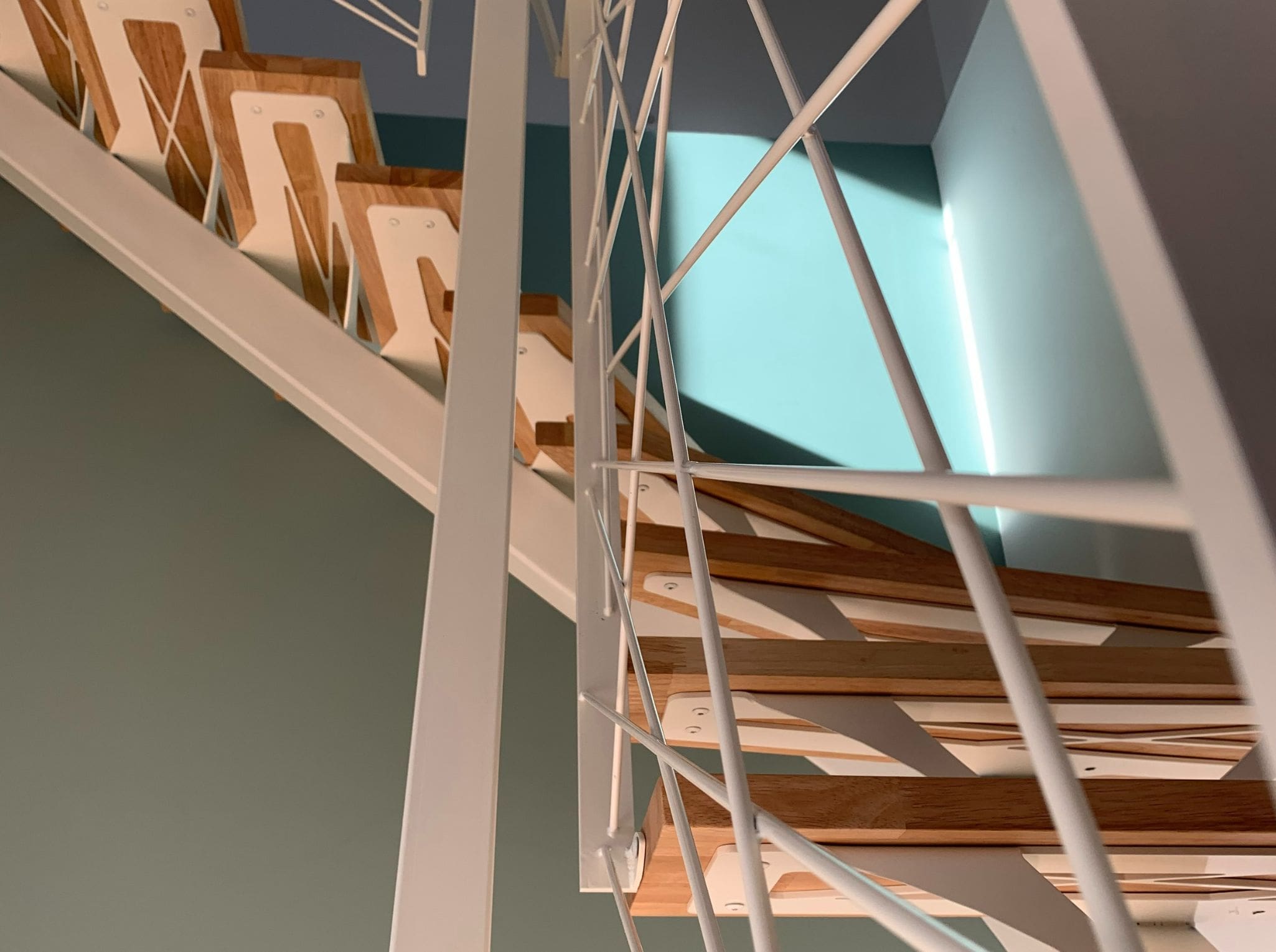 escalier-atelier-steel-concept-interieur-kerleven-sur-mesure-acier