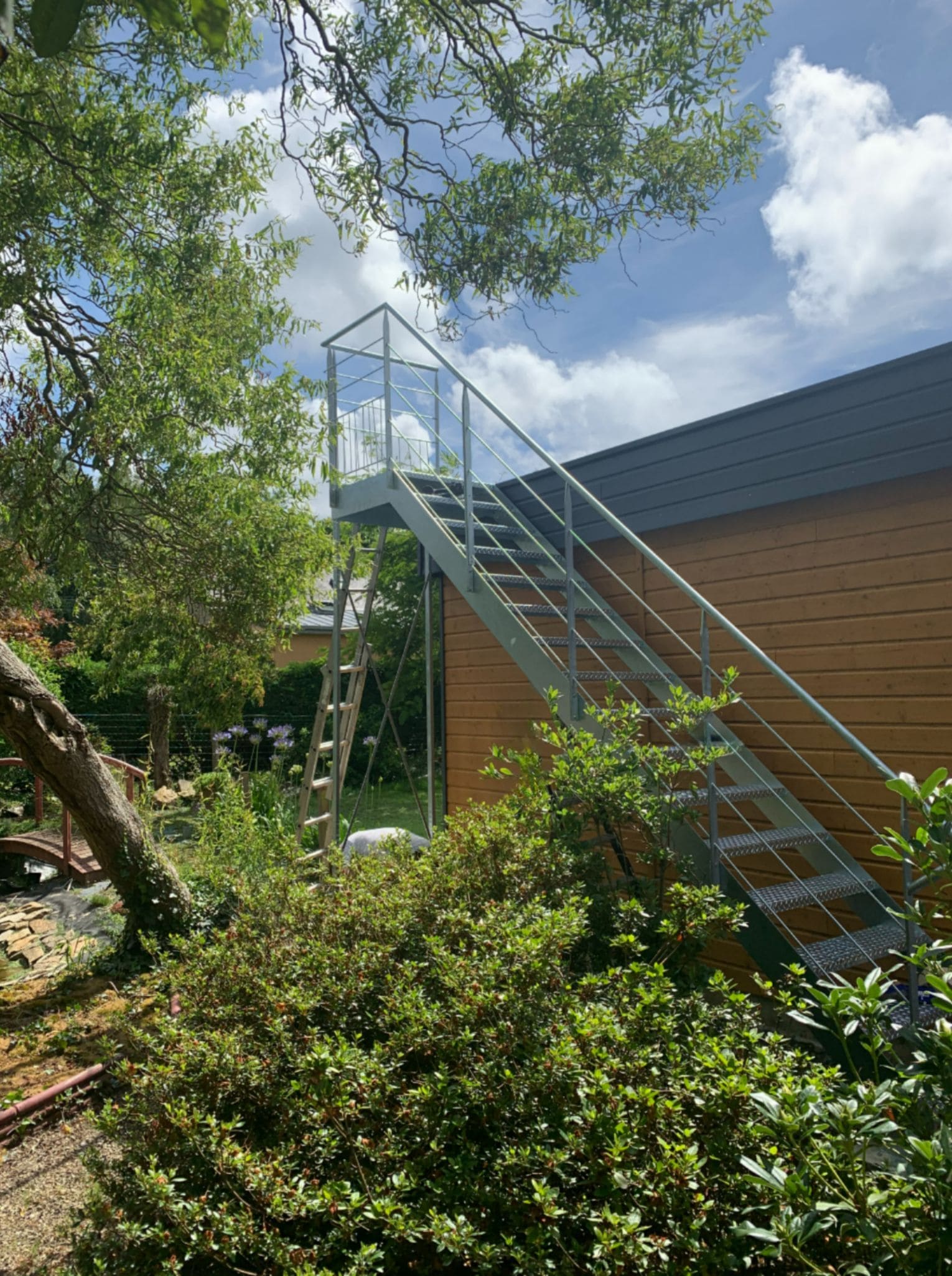 escalier-exterieur-atelier-steel-concept-sur-mesure-garde-corps-renovation-galva