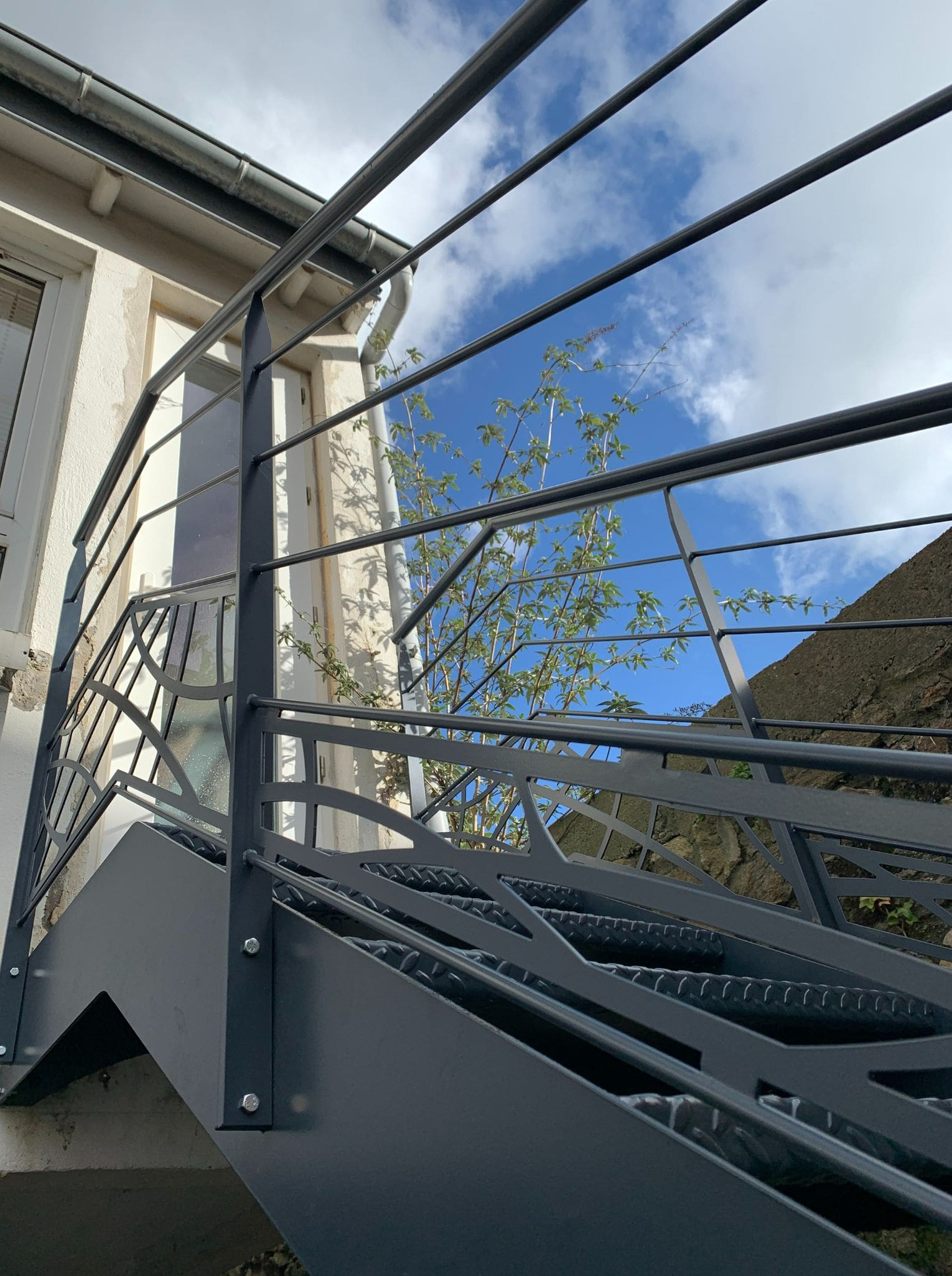 escalier-exterieur-atelier-steel-concept-sur-mesure-quimper-rouille-garde-corps-renovation