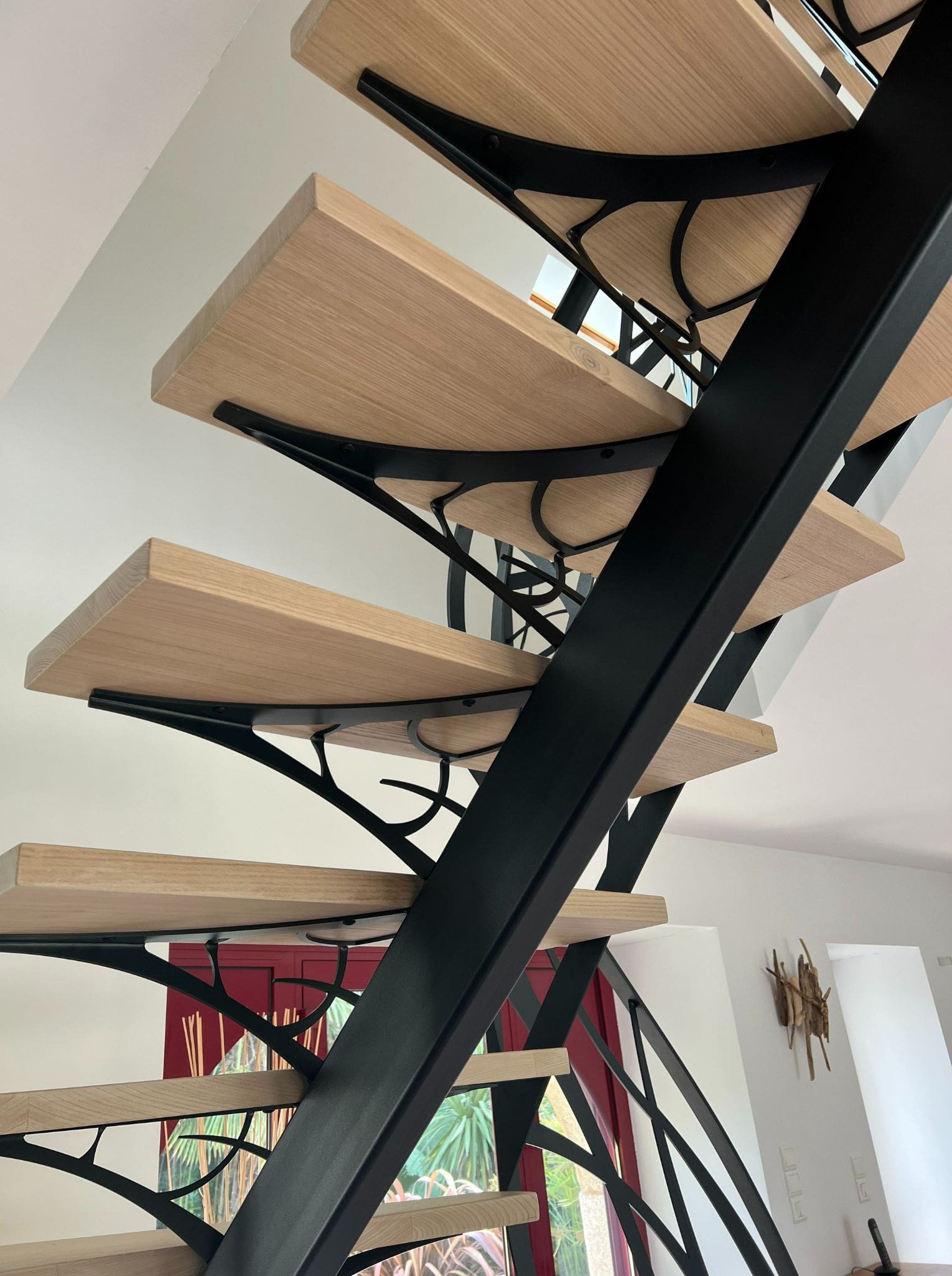 escalier-interieur-atelier-steel-concept-sur-mesure-garde-corps-renovation-briec-noir-chateignier-dessous