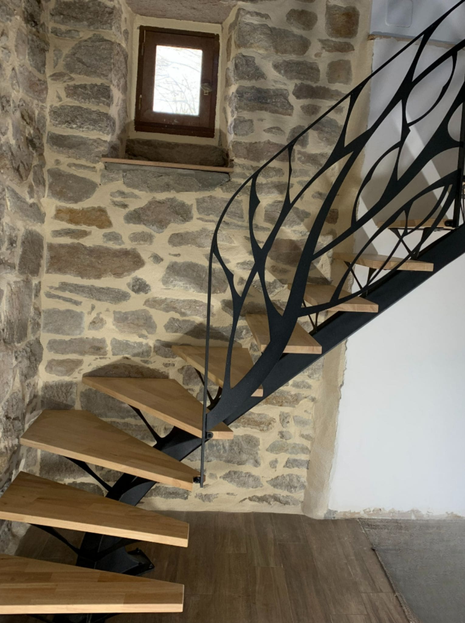 escalier-interieur-atelier-steel-concept-sur-mesure-garde-corps-renovation-briec-noir