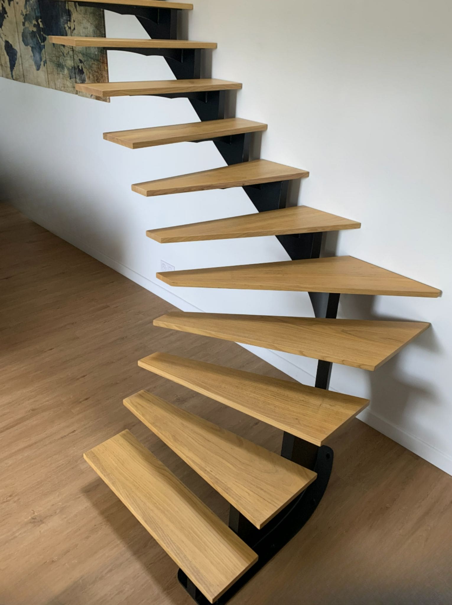 quimper-escalier-atelier-steel-concept-limon-porteur-sur-mesure